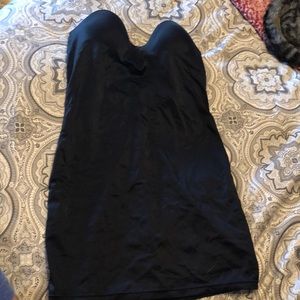 Black full strapless shape wear.